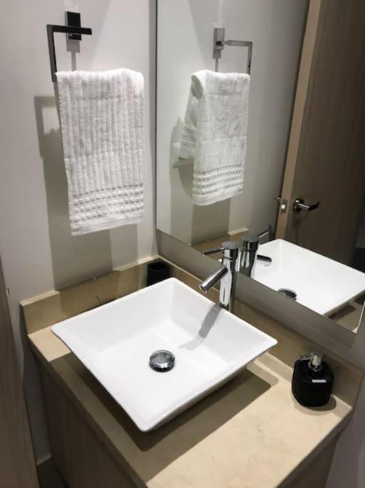Murano Elite Luxury Oceanfront Bocagrande. Apartamento